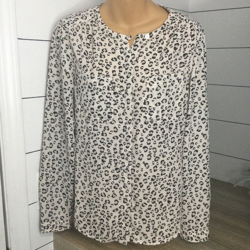 Loft blouse womens size S animal‎ print